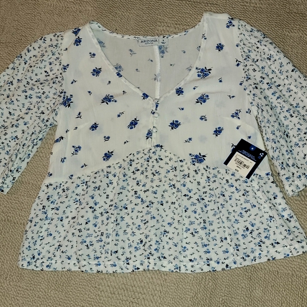 ADORABLE RAYON BOHO TOP🦋